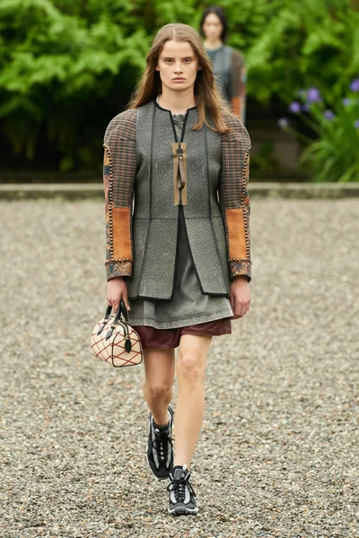 Look 36